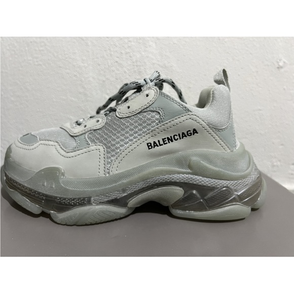 New Authentic Balenciaga Grey triple S leather sneakers / Dust bag / box